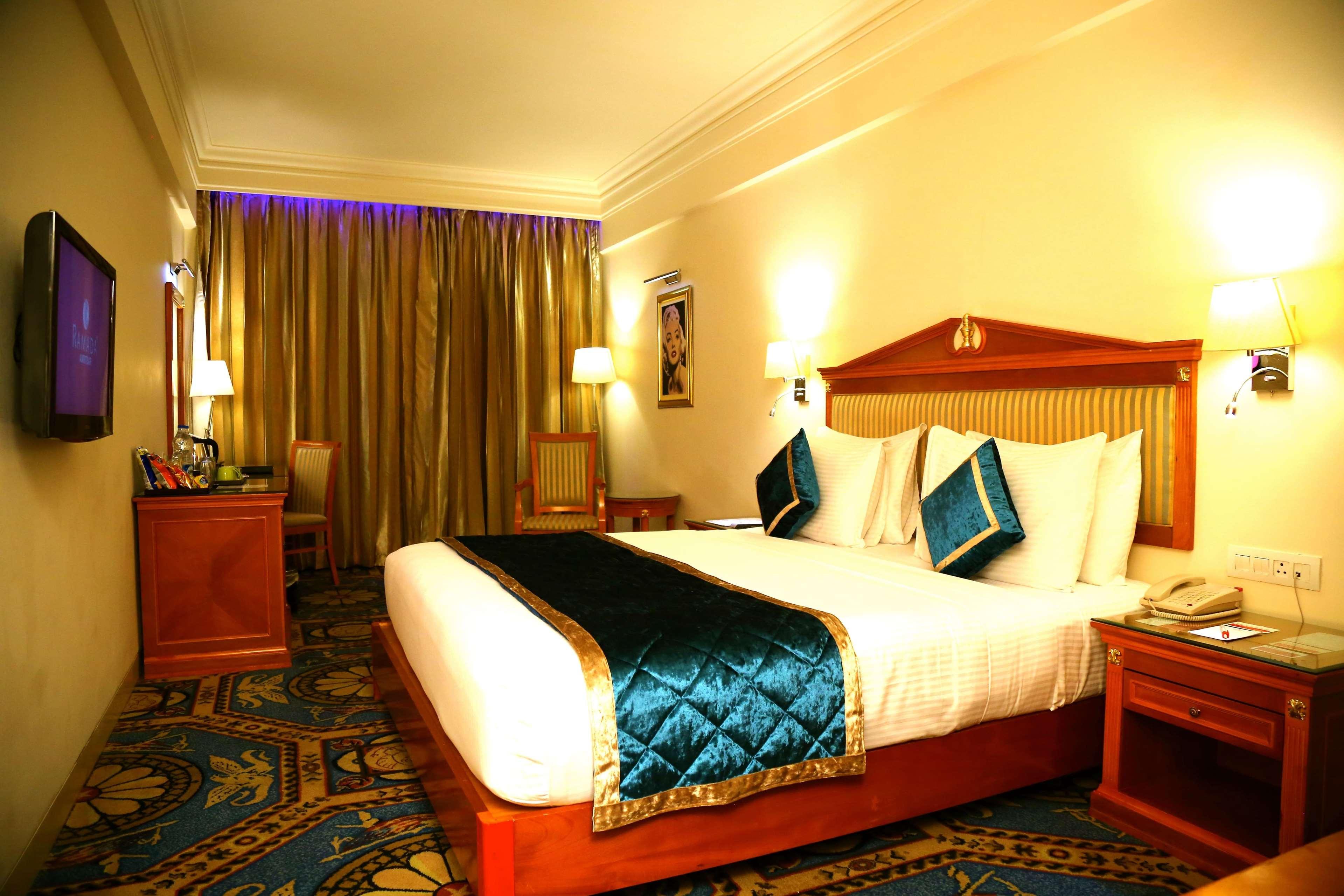 Ramada By Wyndham Amritsar Otel Dış mekan fotoğraf